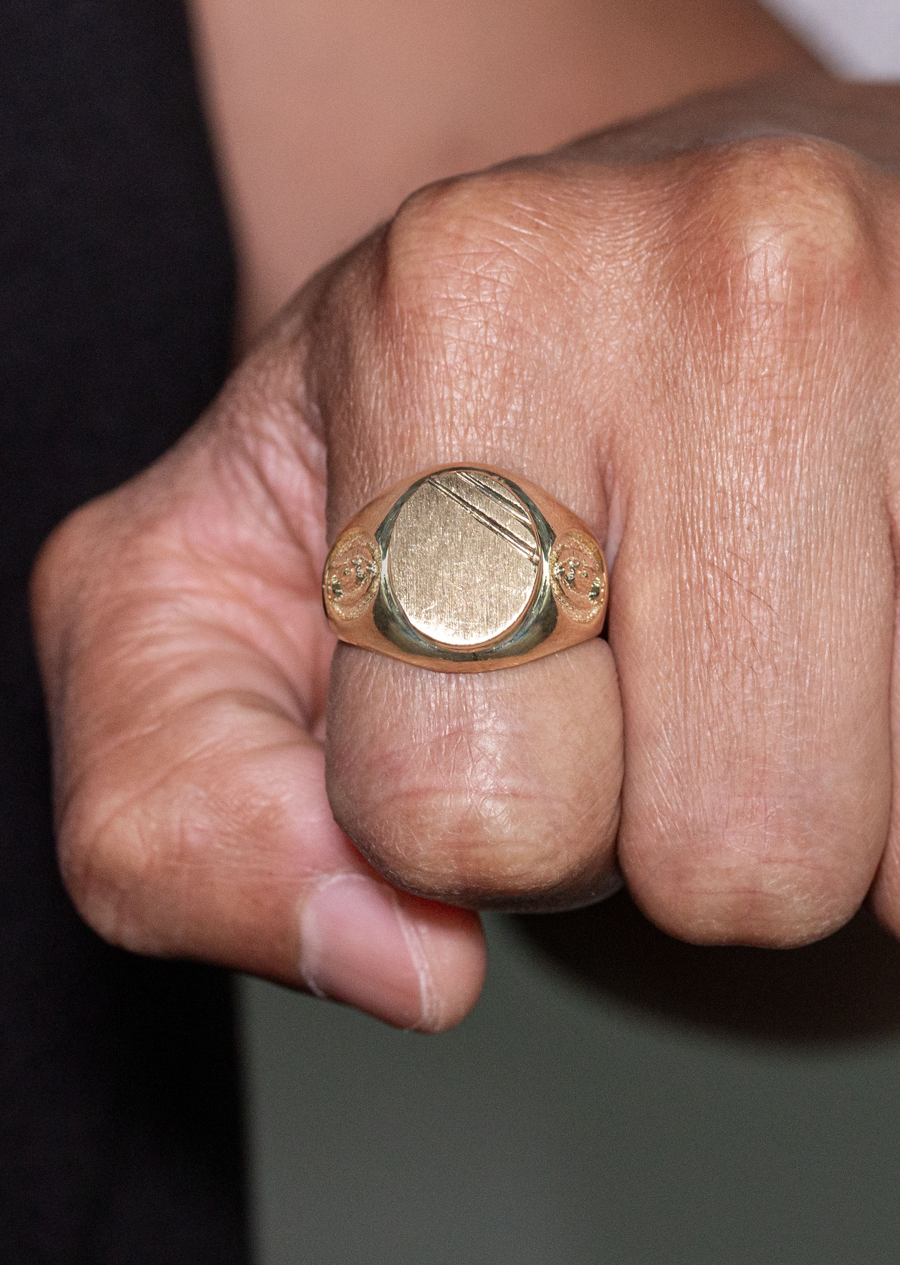 Mens Virgin Mary Signet Ring - 10K Gold | 6 Grams - Image 4